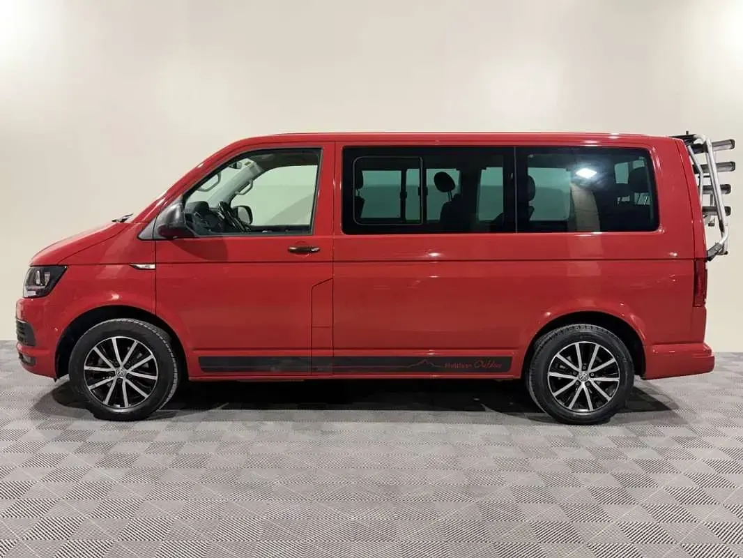 Usado VW Multivan 114 CV (83 kW) 2017 Rojo Monovolumen