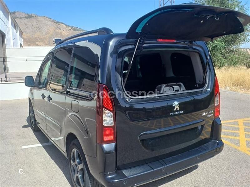 Usado Peugeot Partner Tepee Active 115 CV (84 kW) 2014 Negro Monovolumen