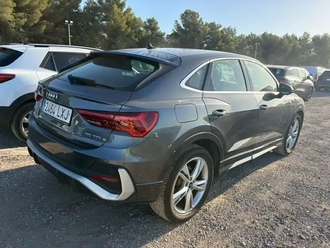 Usado Audi Q3 S-Line 150 CV (110 kW) 2022 Gris SUV