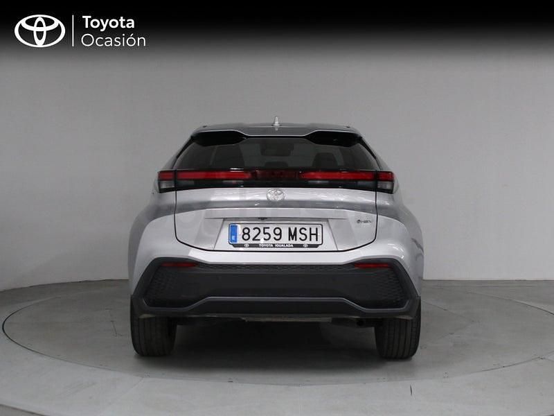 Usado Toyota C-HR Advance 140 CV (102 kW) 2024 Gris / plata SUV
