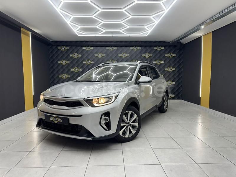 Gris / plata Usado 2022 Kia Stonic SUV | 14.990 € (Precio justo) - Imagen 1/4