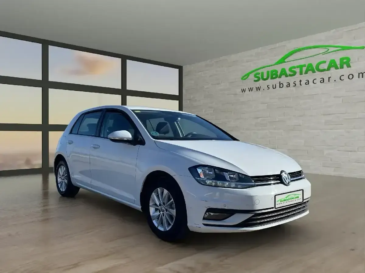 Begagnad VW Golf VII Edition 115 HK (84 kW) 2020 Vit