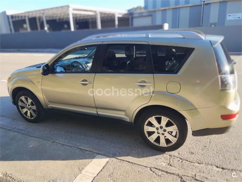 Beige Usado 2009 Mitsubishi Outlander Plus SUV | 6000 € (Precio justo) - Imagen 1/4