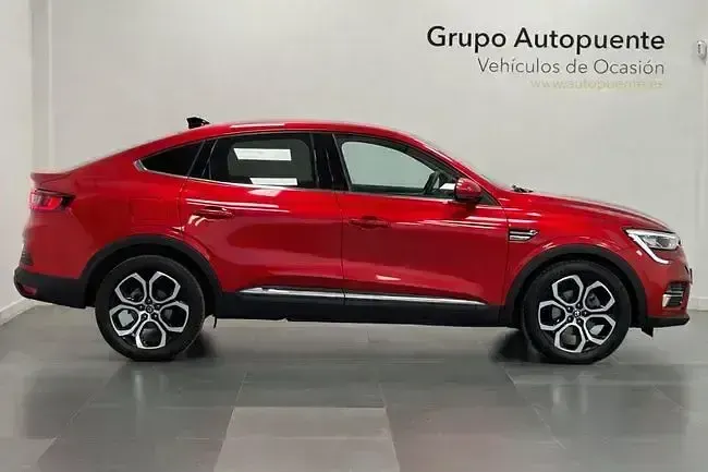 Usado Renault Arkana Techno 145 CV (106 kW) 2023 Rojo SUV