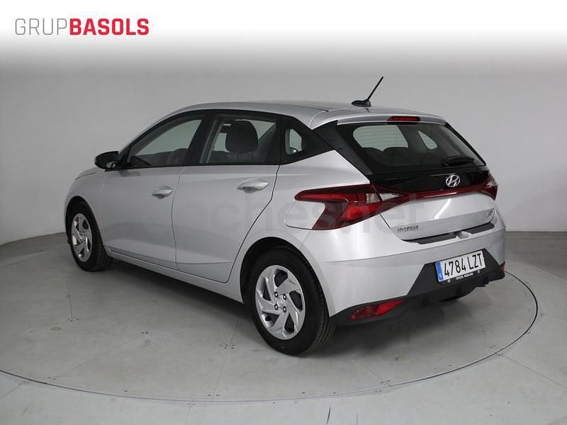 Usado Hyundai i20 84 CV (61 kW) 2022 Gris / plata Utilitario