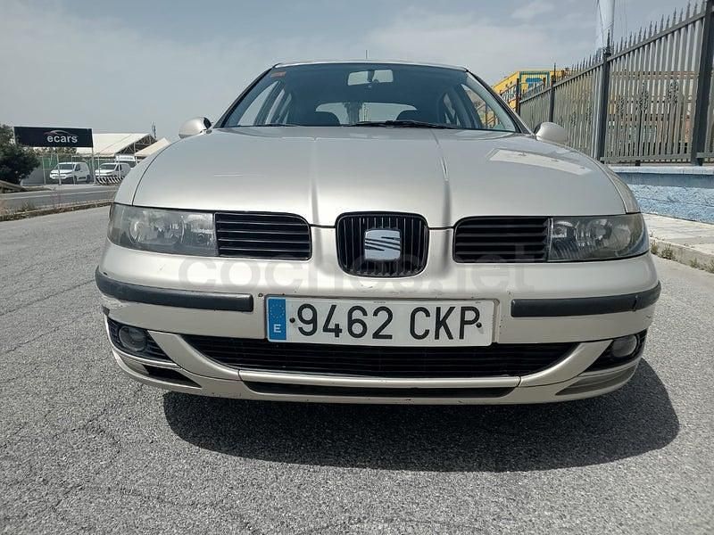 Usado Seat Leon Sport 105 CV (77 kW) 2005 Beige Utilitario