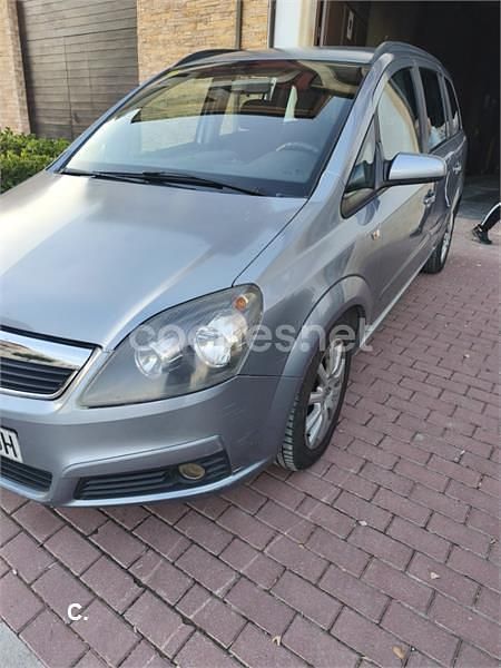 Usado Opel Zafira Cosmo 120 CV (88 kW) 2006 Gris / plata Monovolumen