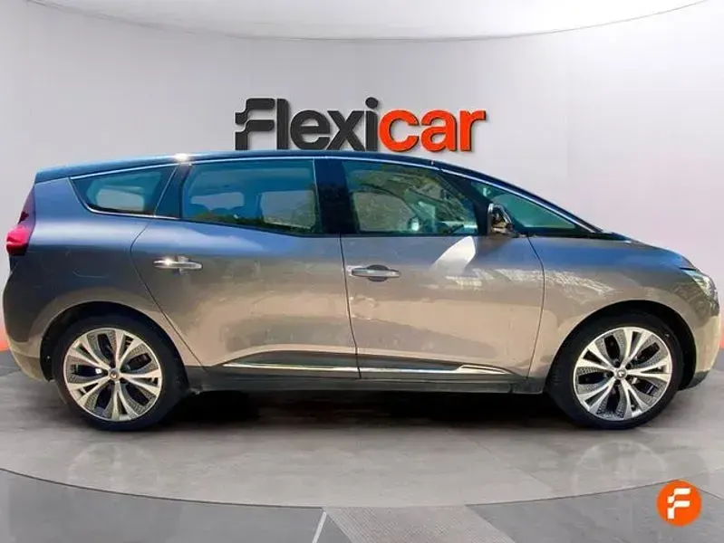 Usado Renault Grand Scénic IV Zen 140 CV (102 kW) 2019 Gris / plata Monovolumen