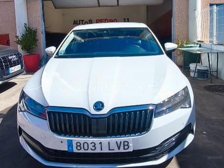 Blanco Usado 2021 Skoda Superb Active Berlina | 12.900 € (Buen precio) - Imagen 1/4