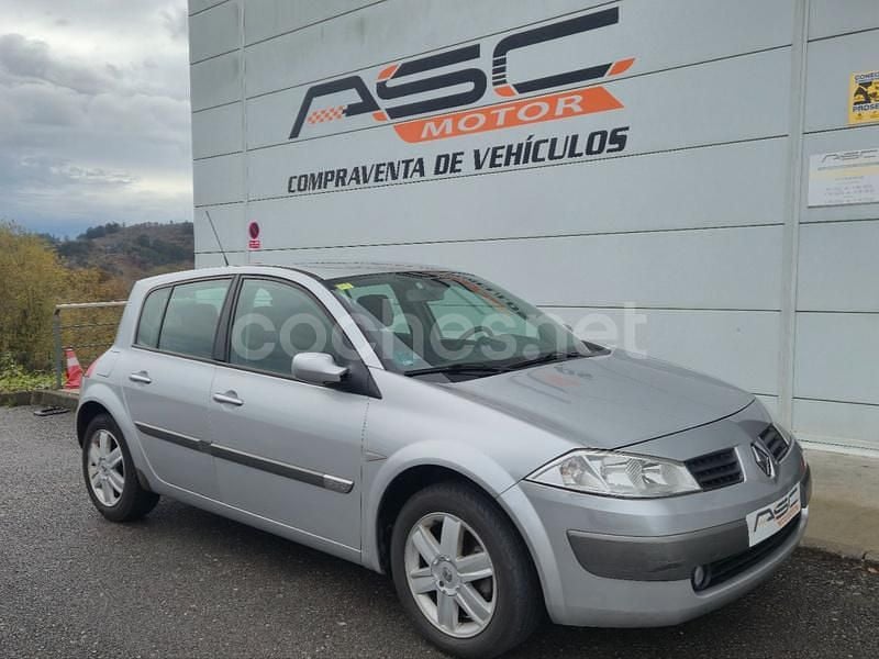 Gris / plata Usado 2006 Renault Mégane II Dynamique Berlina | 3650 € (Buen precio) - Imagen 1/4