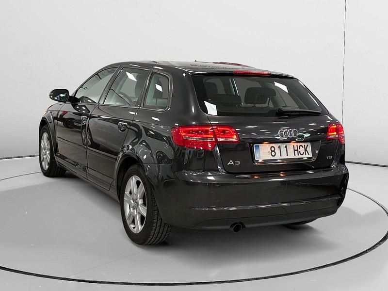 Usado Audi A3 Attraction 106 CV (77 kW) 2011 Blanco Utilitario
