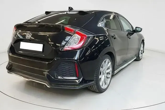 Usado Honda Civic Elegance 120 CV (88 kW) 2020 Negro Utilitario
