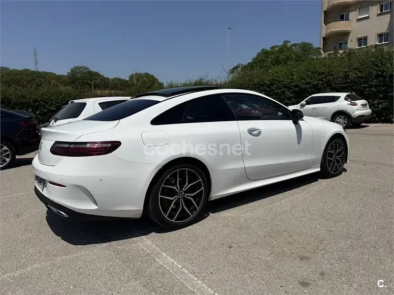 Usado Mercedes E220 194 CV (142 kW) 2023 Blanco Coupe