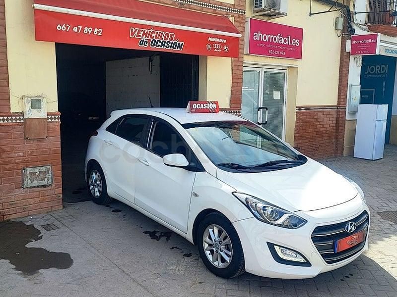 Usado Hyundai i30 90 CV (66 kW) 2012 Blanco Berlina