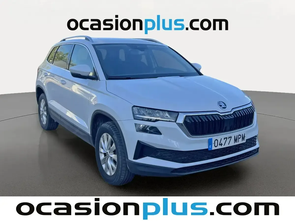 Usado Skoda Karoq Selection 115 CV (84 kW) 2024 Blanco SUV