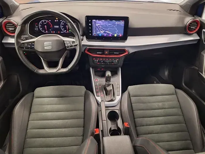 Używany Seat Arona FR 110 KM (80 kW) 2022 Niebieski SUV