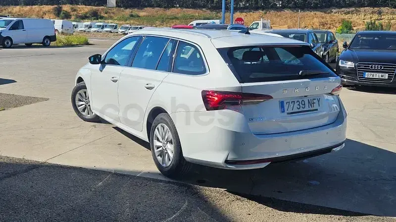 Nuevo Skoda Octavia Selection 150 CV (110 kW) 2025 Blanco Familiar
