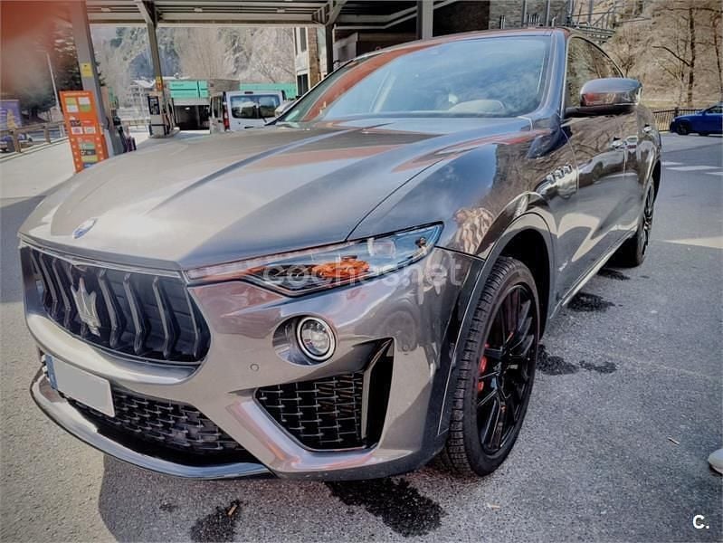 Usado Maserati Levante 430 CV (316 kW) 2019 Gris / plata SUV