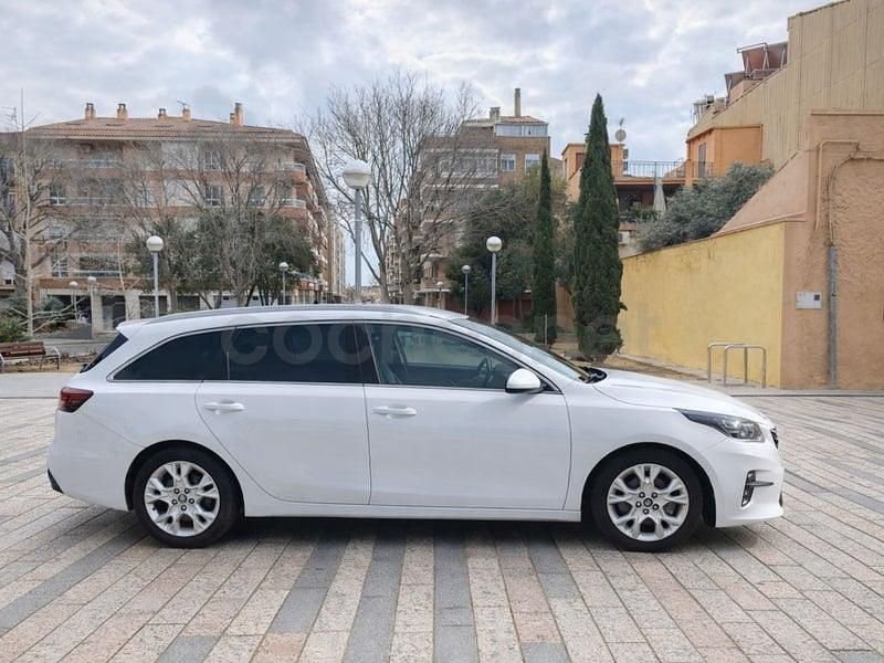 Usado Kia Ceed 136 CV (100 kW) 2022 Blanco Utilitario