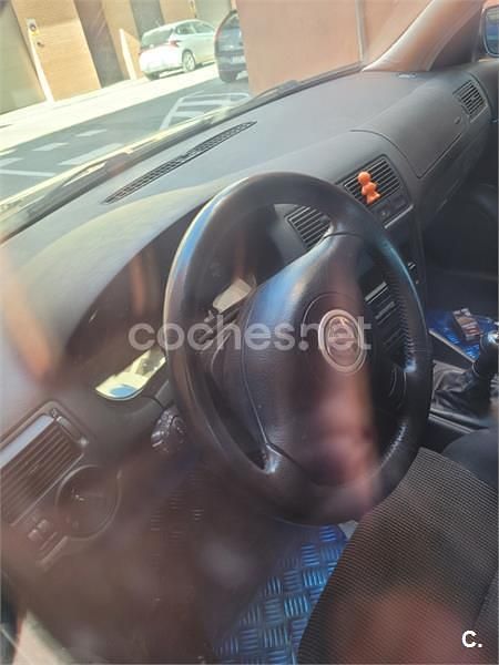 Usado VW Golf III Conceptline 100 CV (73 kW) 1998 Azul Berlina