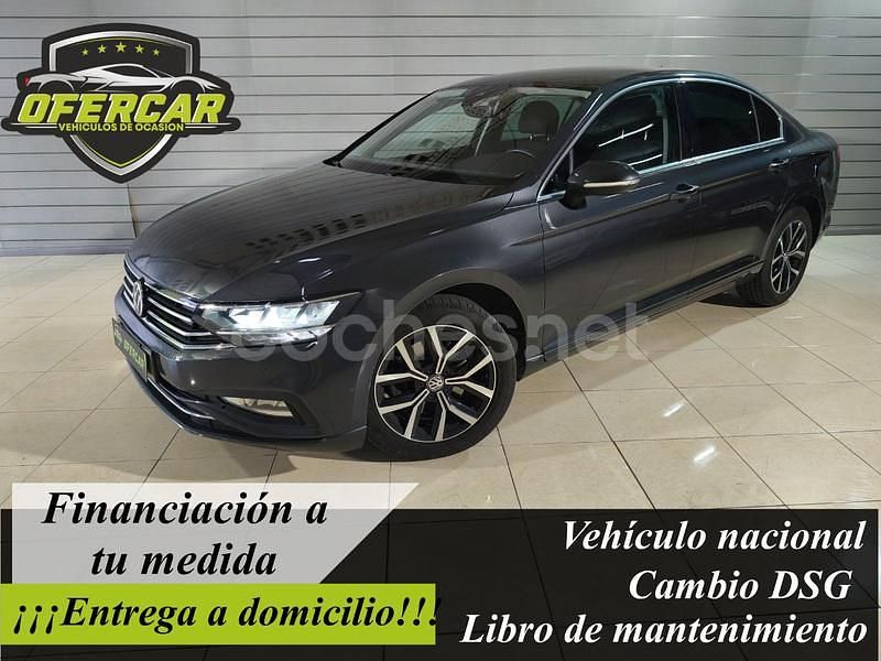 Usado VW Passat Executive 120 CV (88 kW) 2020 Gris / plata Berlina
