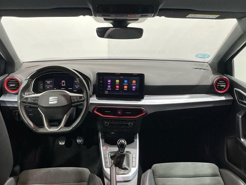 Usado Seat Arona FR 115 CV (84 kW) 2024 Gris SUV