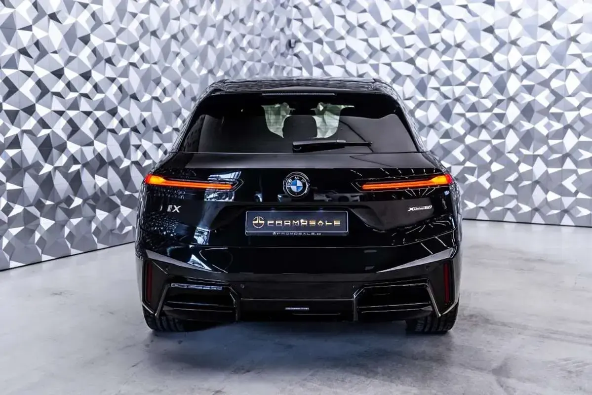 Usado BMW iX Comfort Edition 400 kW (544 CV) 2025 Negro SUV