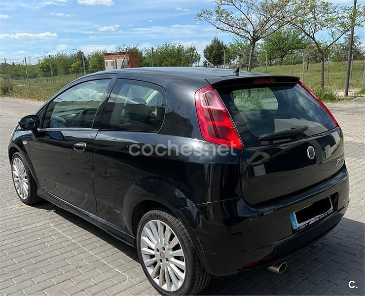 Usado Fiat Grande Punto Sport 95 CV (69 kW) 2008 Negro Utilitario