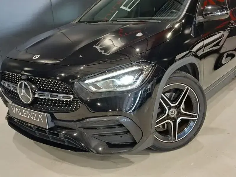 Usado Mercedes GLA200 150 CV (110 kW) 2021 Negro SUV