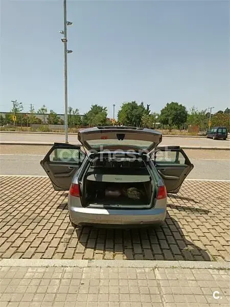 Usado Audi A4 140 CV (102 kW) 2006 Gris / plata Familiar
