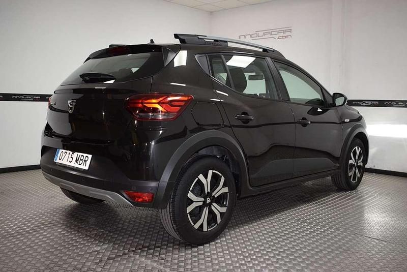 Usado Dacia Sandero Expression 90 CV (66 kW) 2022 Negro Utilitario