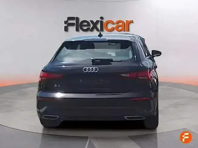 Usado Audi A3 116 CV (85 kW) 2021 Negro Berlina