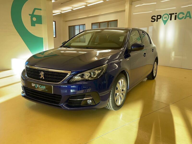 Usado Peugeot 308 Style 100 CV (73 kW) 2020 Azul Familiar