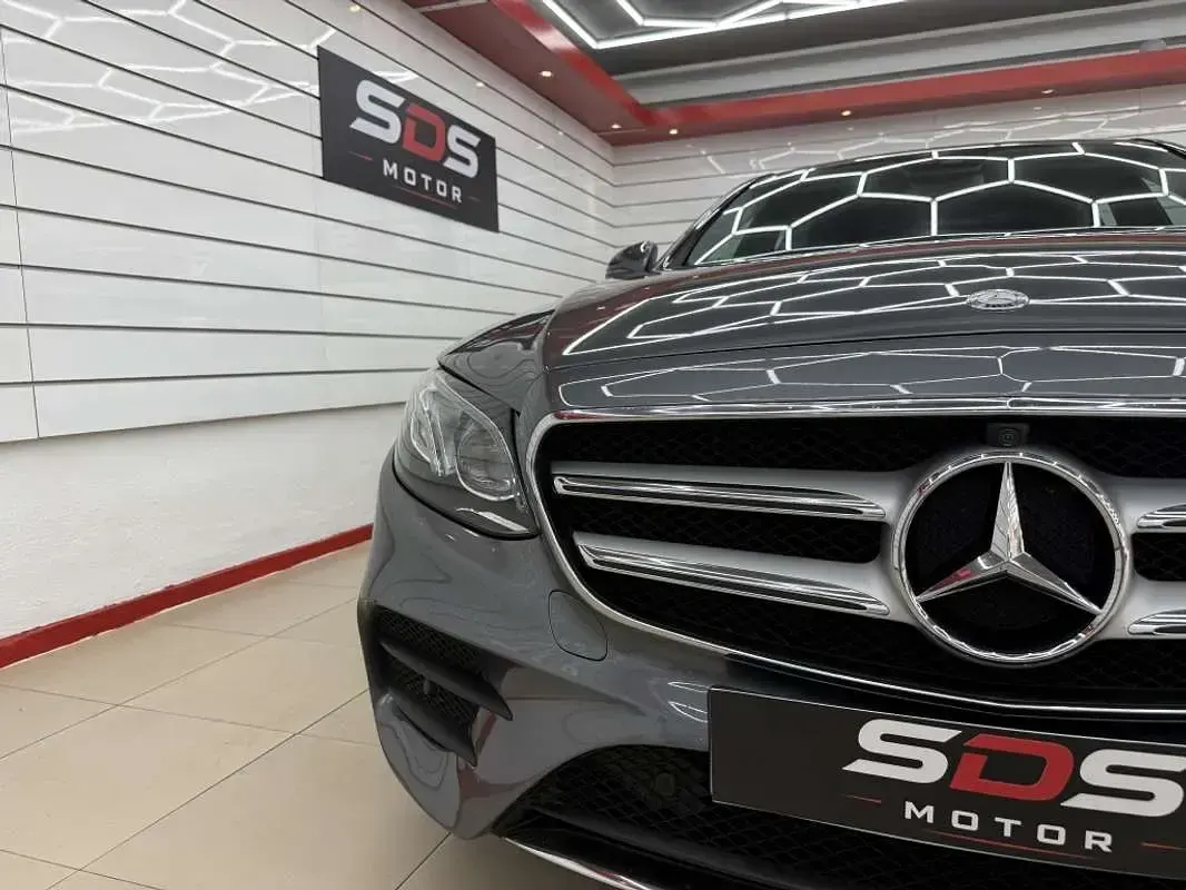 Usado Mercedes E220 194 CV (142 kW) 2017 Gris Berlina