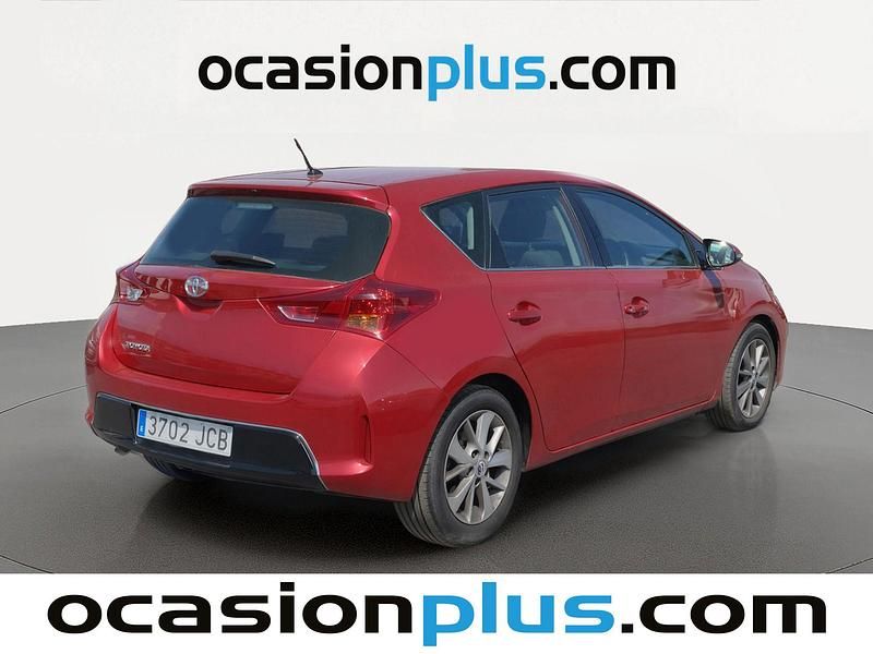 Usado Toyota Auris 90 CV (66 kW) 2015 Rojo Utilitario