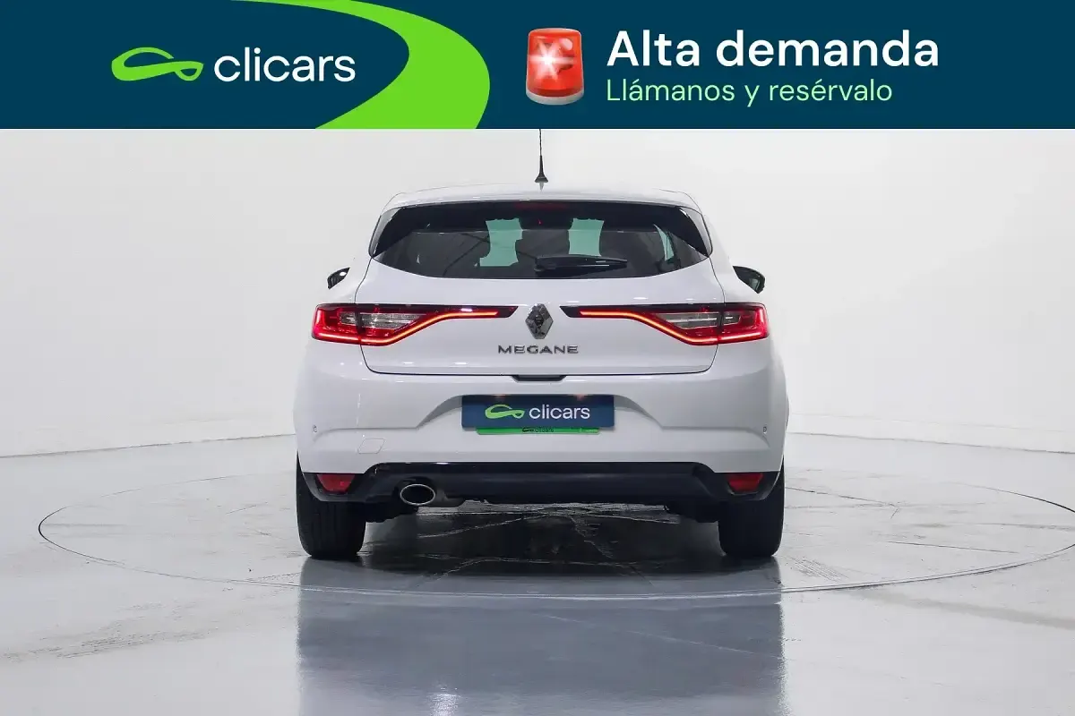 Usado Renault Mégane Zen 130 CV (95 kW) 2017 Blanco Berlina