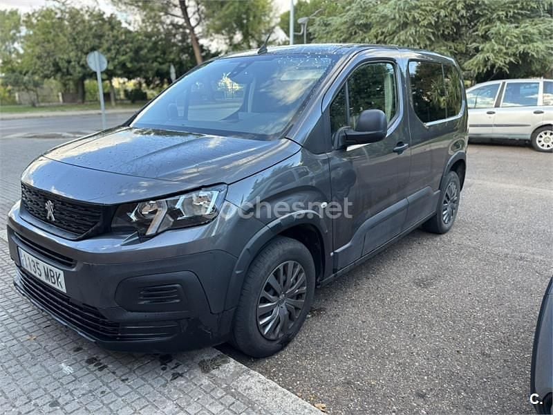 Usado Peugeot Rifter Active 130 CV (95 kW) 2022 Marrón Monovolumen