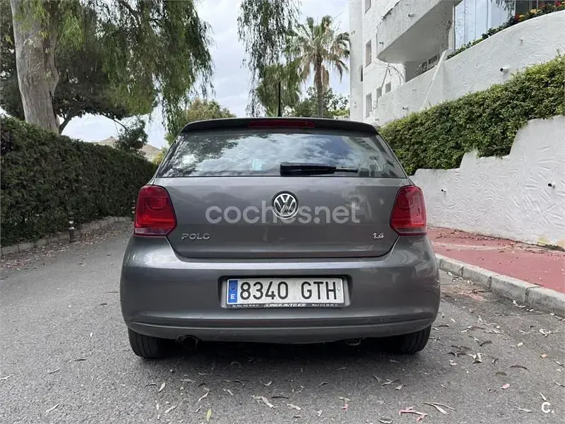 Usado VW Polo Sport 85 CV (62 kW) 2010 Gris / plata Utilitario