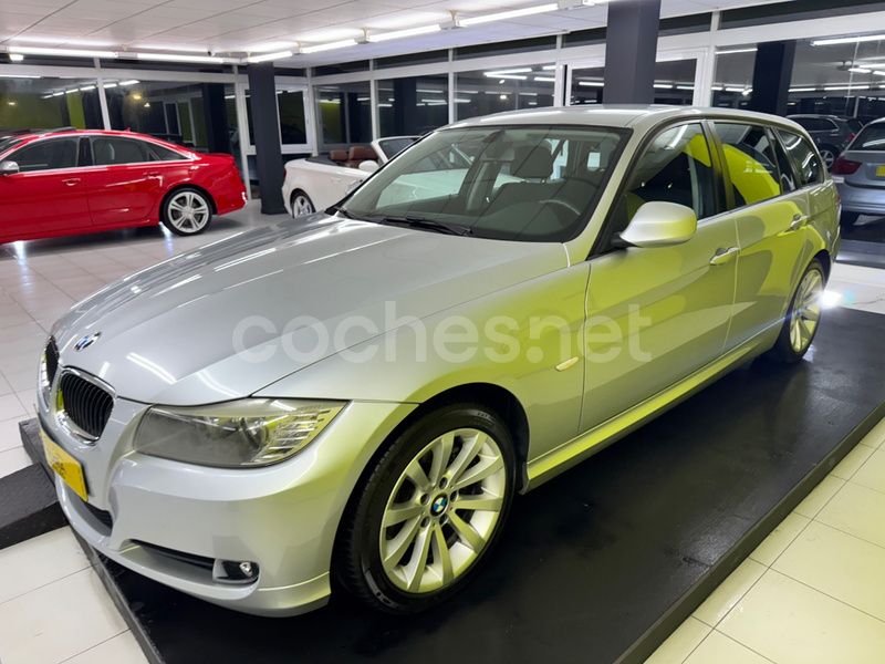 Usado BMW 318 143 CV (105 kW) 2011 Gris / plata Familiar