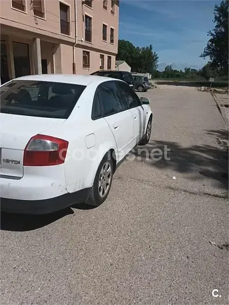 Usado Audi A4 130 CV (95 kW) 2004 Blanco Berlina