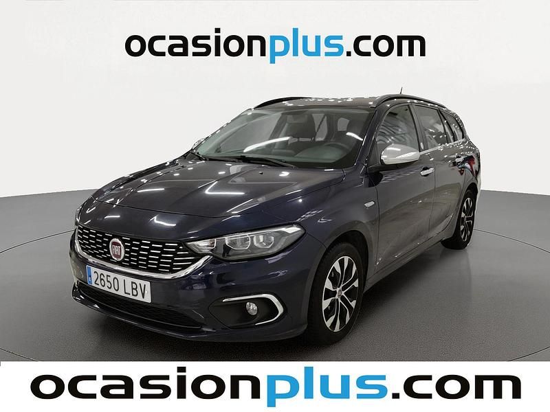 Usado Fiat Tipo Mirror 120 CV (88 kW) 2019 Azul Familiar