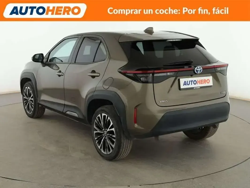 Usado Toyota Yaris Cross Style 120 CV (88 kW) 2022 Verde SUV