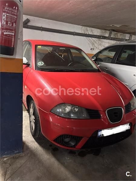 Usado Seat Ibiza Reference 70 CV (51 kW) 2007 Rojo Berlina