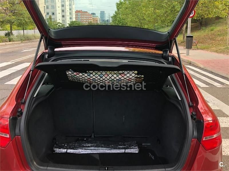 Usado Audi A3 Ambiente 140 CV (102 kW) 2009 Granate Berlina