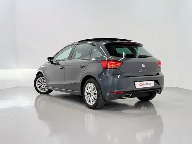 Usado Seat Ibiza FR 116 CV (85 kW) 2025 Gris / plata Utilitario