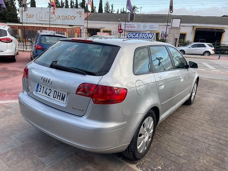 Usado Audi A3 Ambition 105 CV (77 kW) 2005 Gris / plata Utilitario