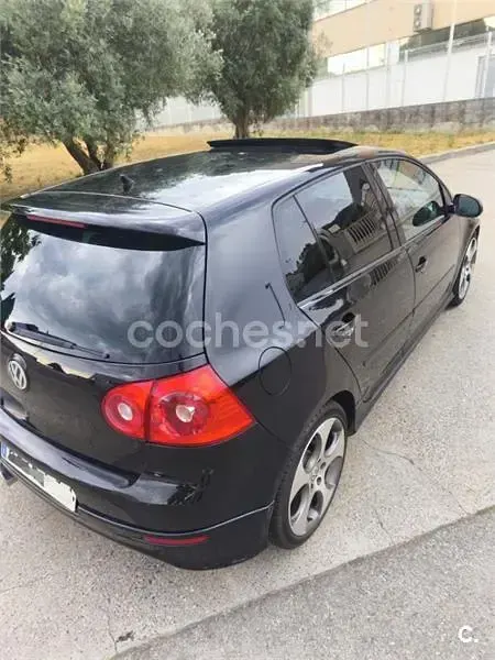 Usado VW Golf V GTI 200 CV (147 kW) 2007 Negro Berlina