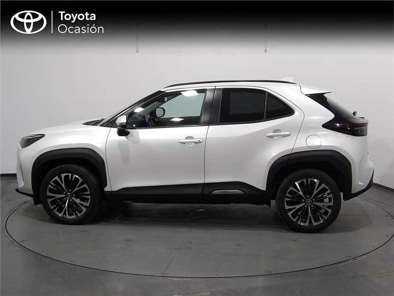 Usado Toyota Yaris Cross Style 132 CV (97 kW) 2024 Negro SUV