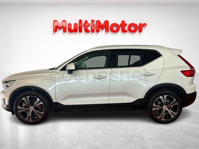 Begagnad Volvo XC40 Core 211 HK (155 kW) 2021 Vit SUV