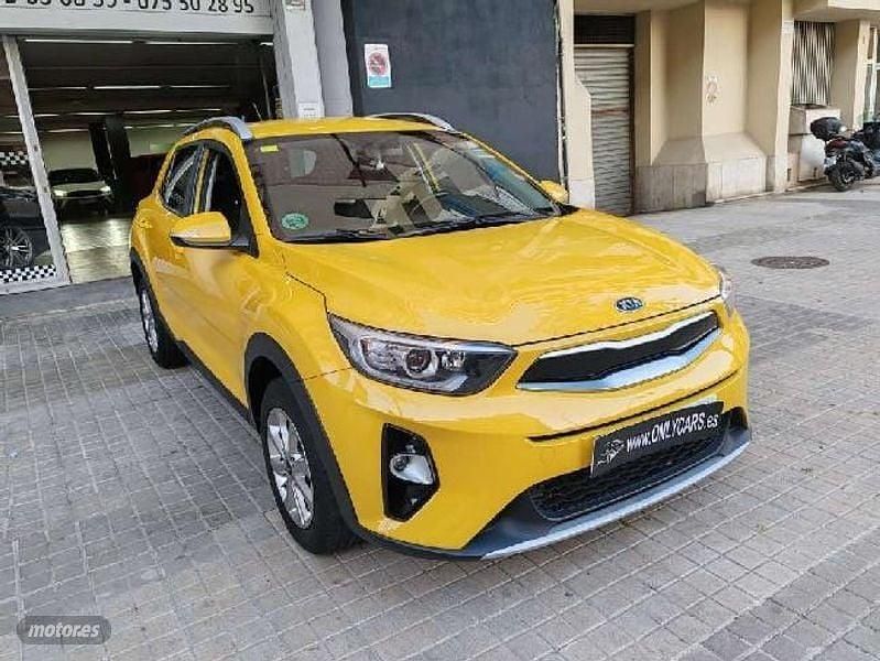 Usado Kia Stonic 84 CV (61 kW) 2018 Amarillo SUV